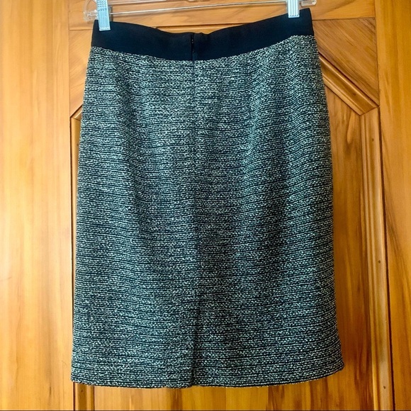 Ann Taylor Black & White Tweed Pencil Skirt 🖤 - Picture 4 of 8